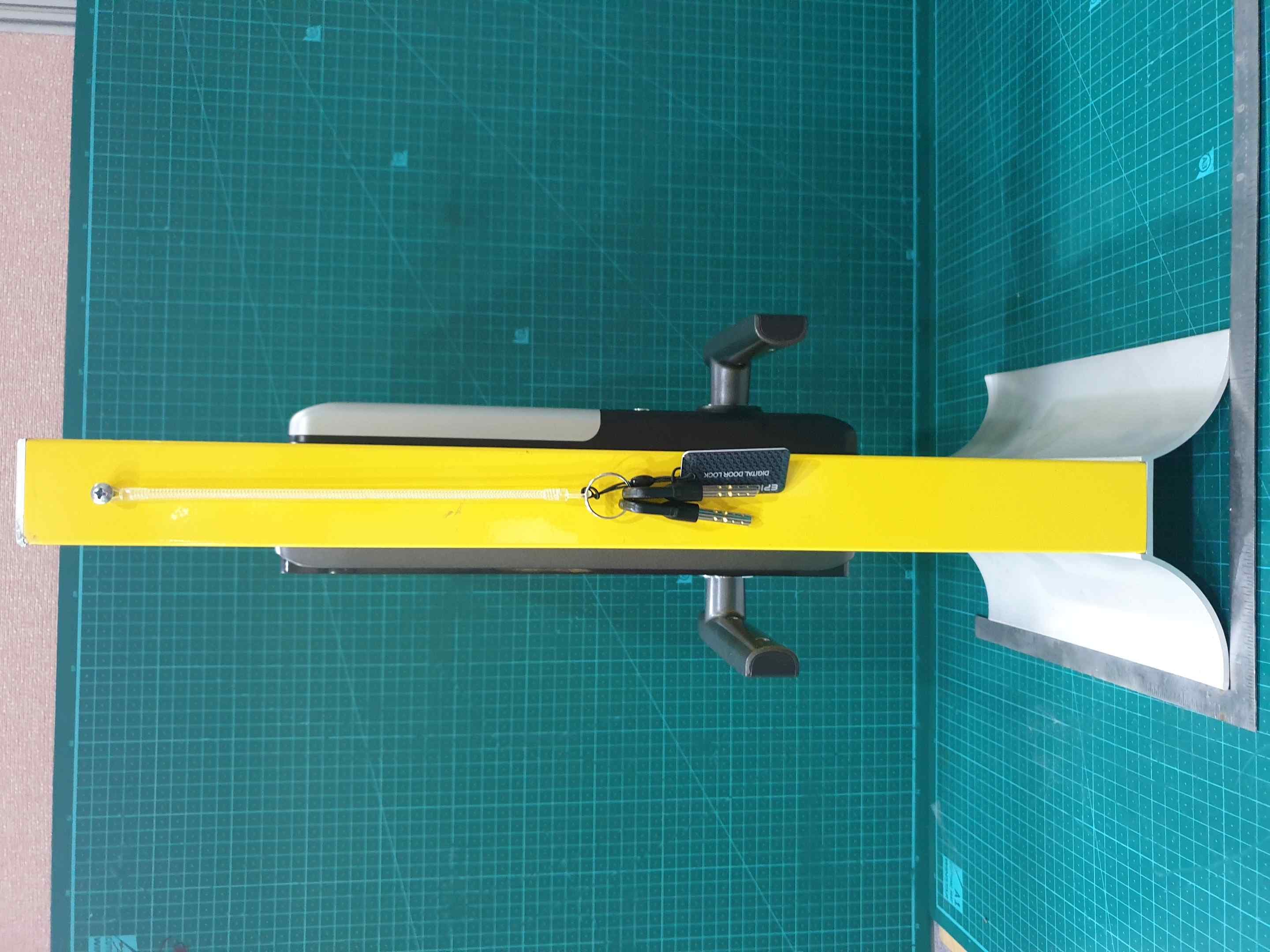 Wireless door lock using RFID and Bluetooth - FCC ID 2AXFW-ES-F9000K - EPIC SYSTEMS CO., LTD. (4)