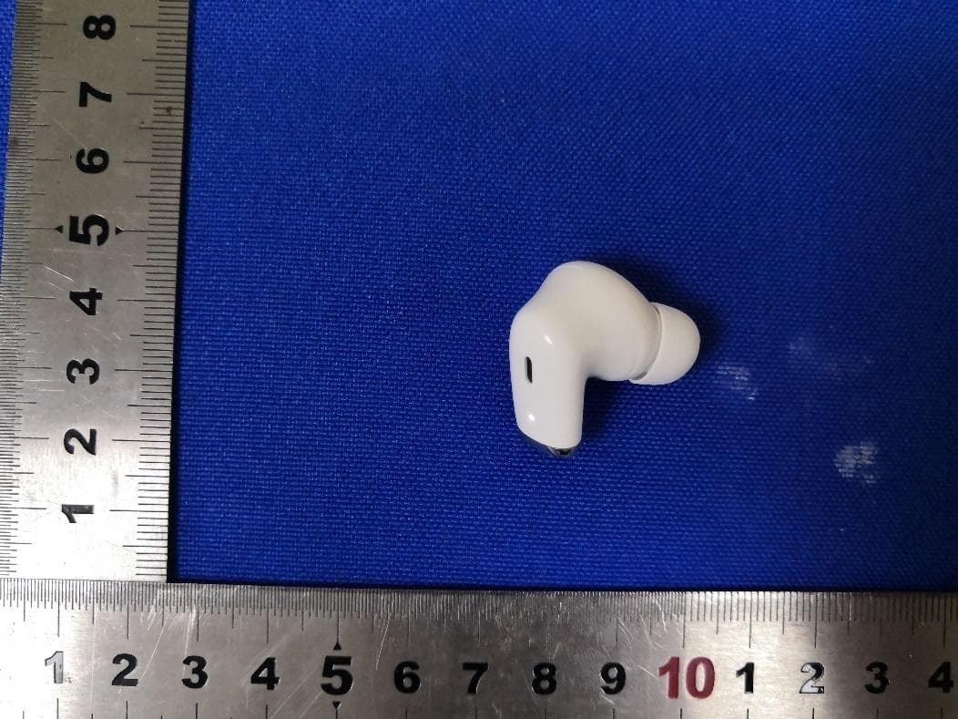 True wireless earbud - FCC ID 2AXI9IT100 - Shenzhen RB-LINK Intelligent Technology Co., Ltd (2)