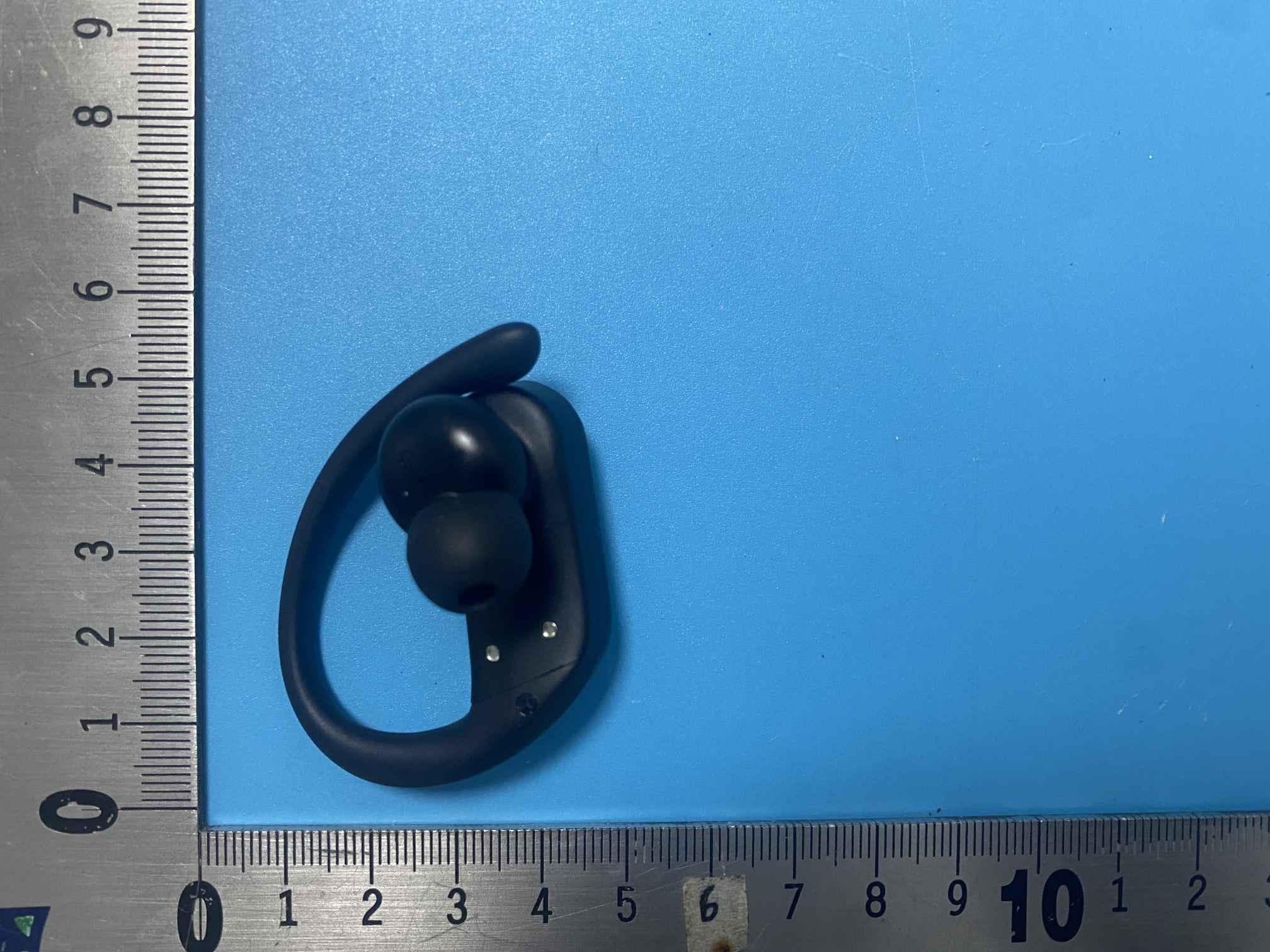 True wireless earbuds - FCC ID 2AXI9R8 - Shenzhen RB-LINK Intelligent Technology Co., Ltd