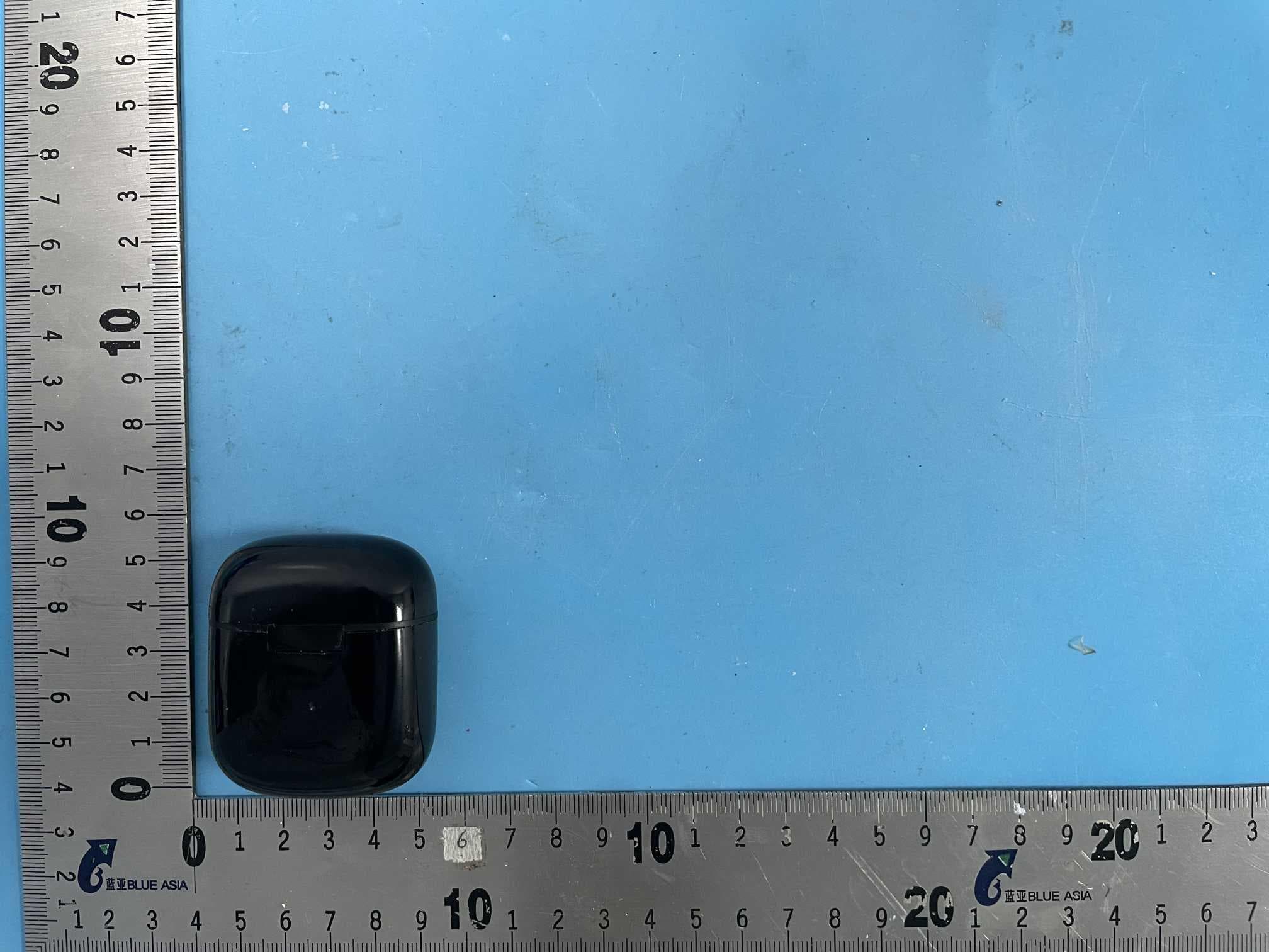 True wireless earbuds - FCC ID 2AXI9S18 - Shenzhen RB-LINK Intelligent Technology Co., Ltd (4)