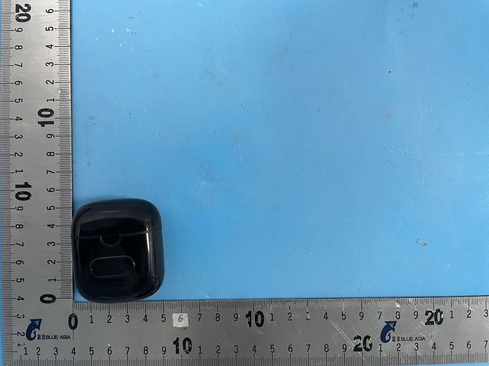 True wireless earbuds - FCC ID 2AXI9S18 - Shenzhen RB-LINK Intelligent Technology Co., Ltd (2)