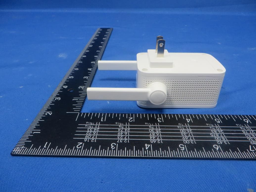 AC1200 Wi-Fi Range Extender - FCC ID 2AXJ4RE305V4 - TP-Link Corporation Limited (2)