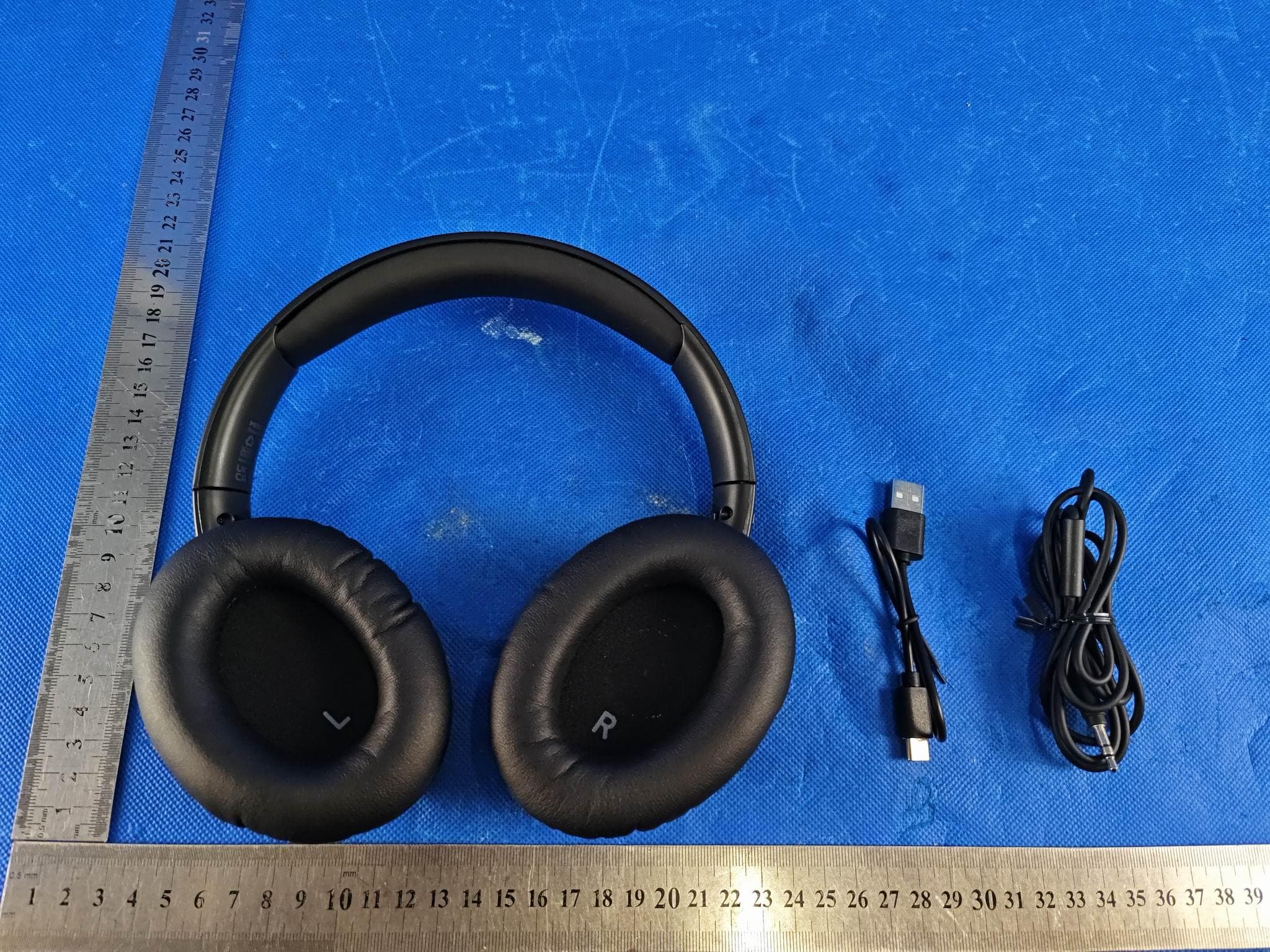 Bluetooth headphone - FCC ID 2AXJ7-C3 - MIXX LIMITED