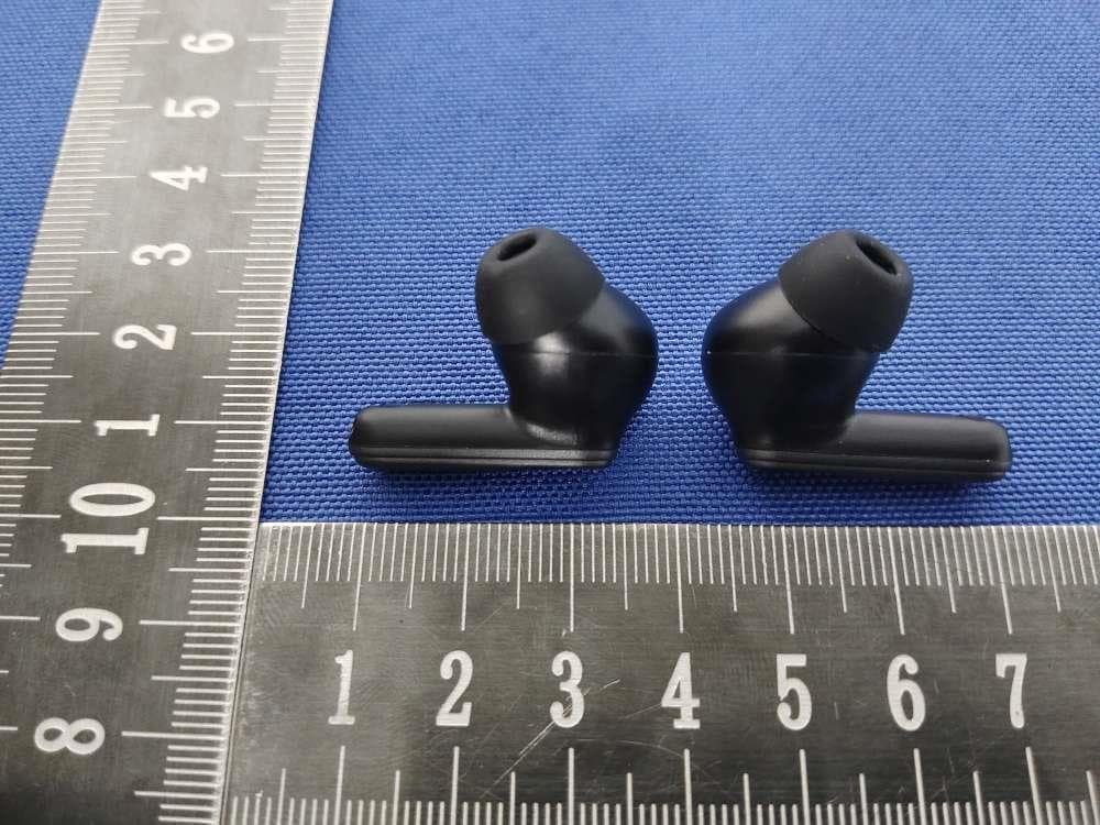 Bluetooth Wireless Earphone - FCC ID 2AXJ7-CHROMA3 - MIXX LIMITED
