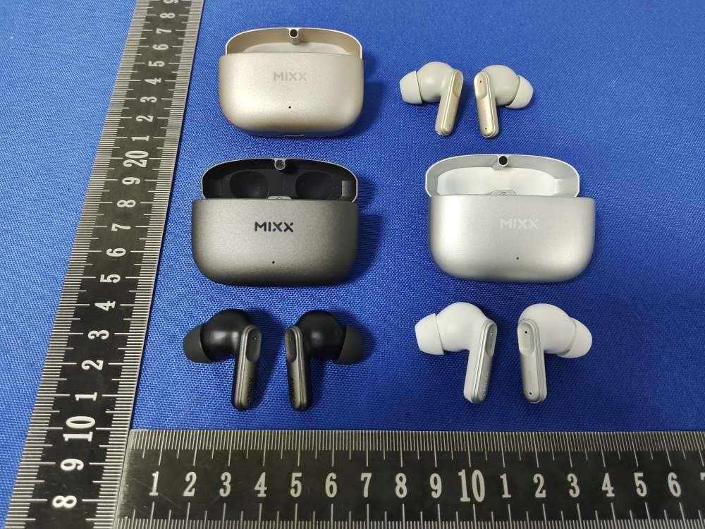 Bluetooth Wireless Earphone - FCC ID 2AXJ7-CUSTOM3 - MIXX LIMITED