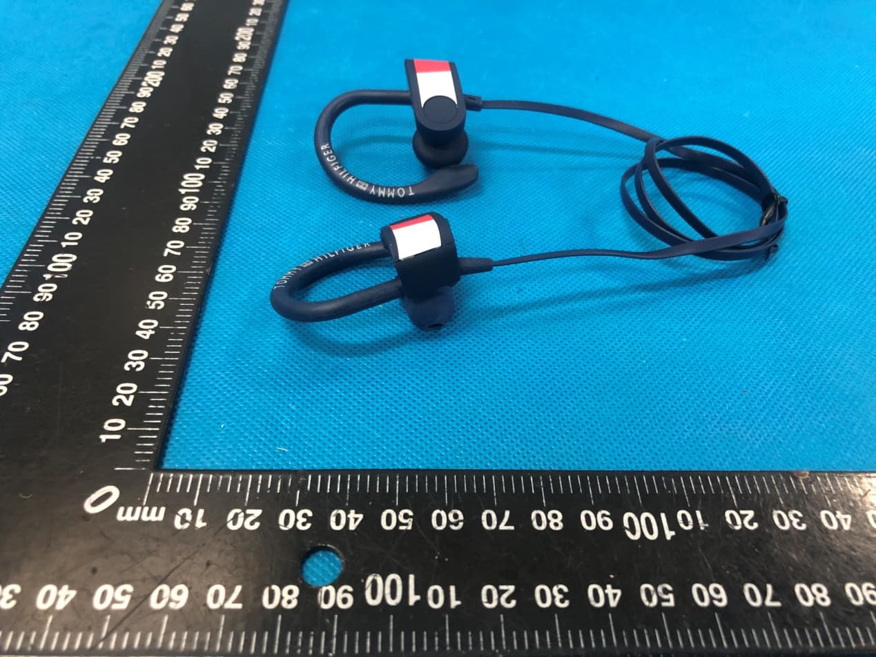Wireless Headphones - FCC ID 2AXK8-EP333 - Dongguan Baolifeng Electronic Technology Co., Ltd (3)