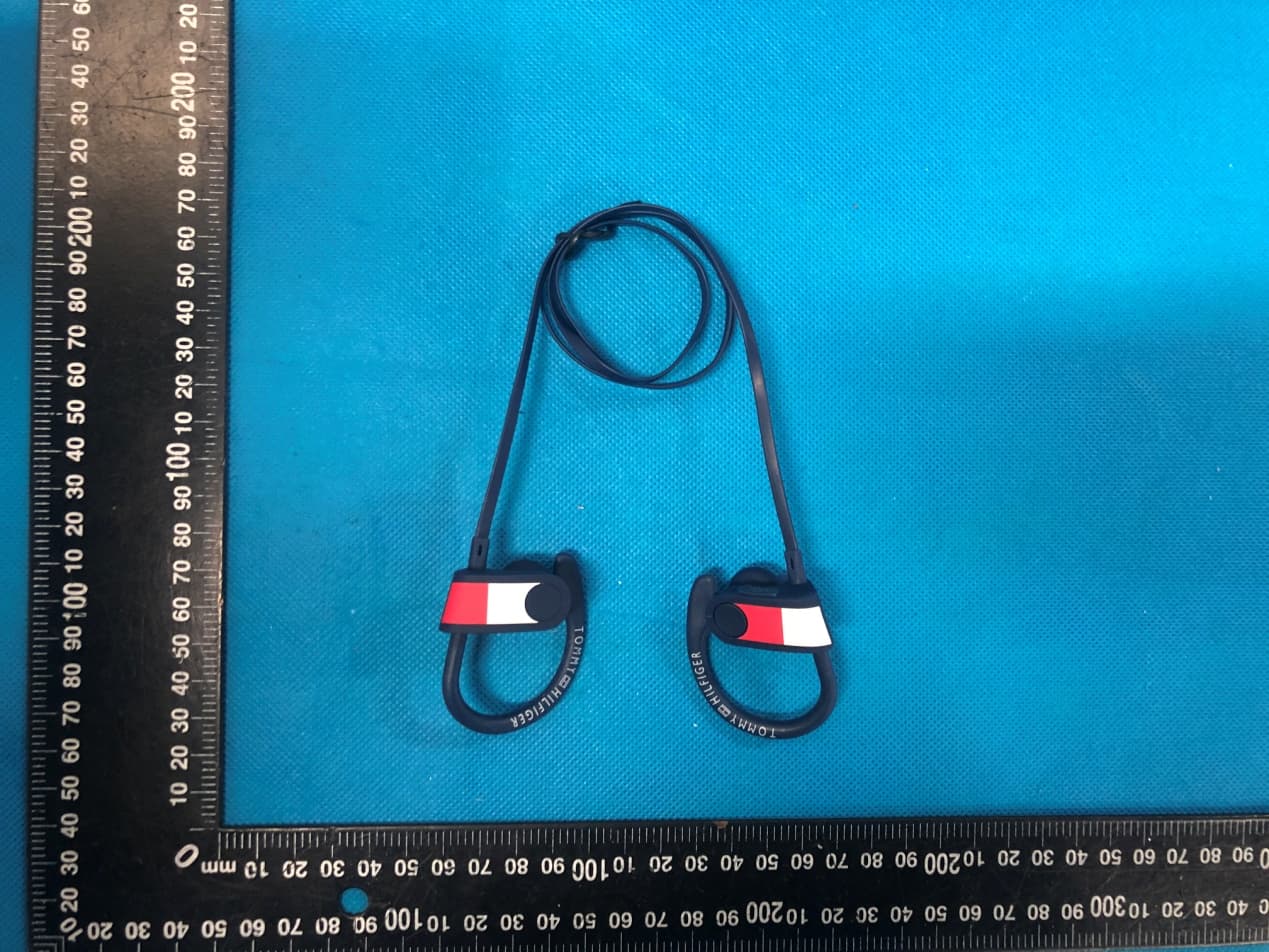 Wireless Headphones - FCC ID 2AXK8-EP333 - Dongguan Baolifeng Electronic Technology Co., Ltd (2)