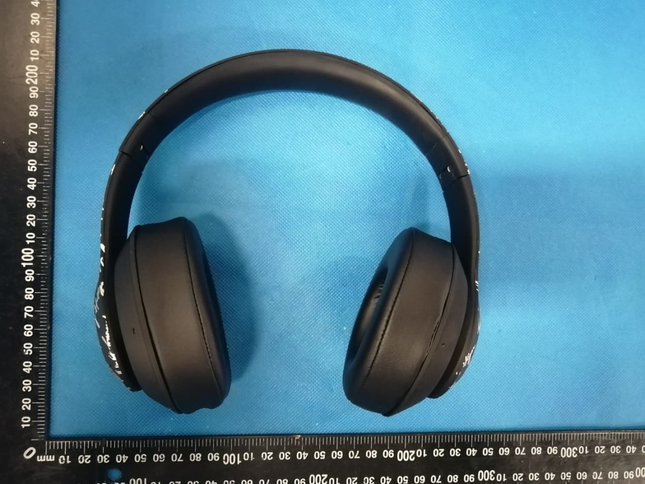 Wireless Headphones - FCC ID 2AXK8-HP400 - Dongguan Baolifeng Electronic Technology Co., Ltd (5)