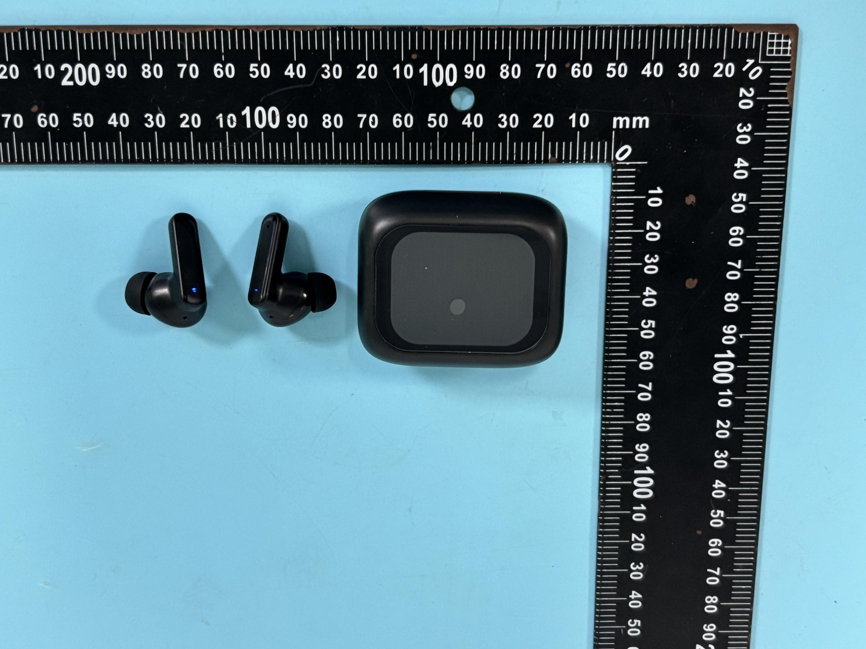 Wireless Earbuds - FCC ID 2AXK8-SP110 - Dongguan Baolifeng Electronic Technology Co., Ltd (2)