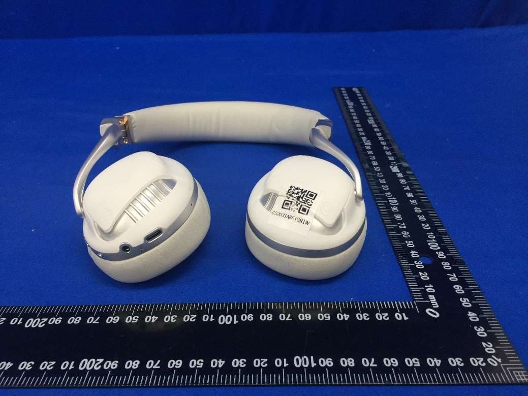 IRIS FLOW Headphones - FCC ID 2AXKC-TGR101 - IRIS Audio Engineering Limited (4)
