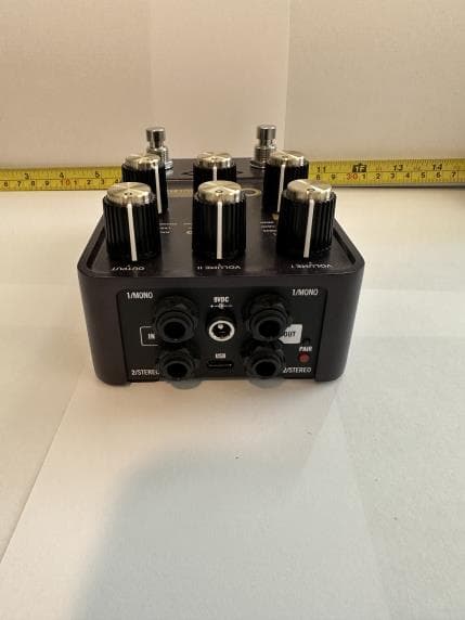 Guitar Effects Pedal - FCC ID 2AXKQ2077 - Universal Audio (4)