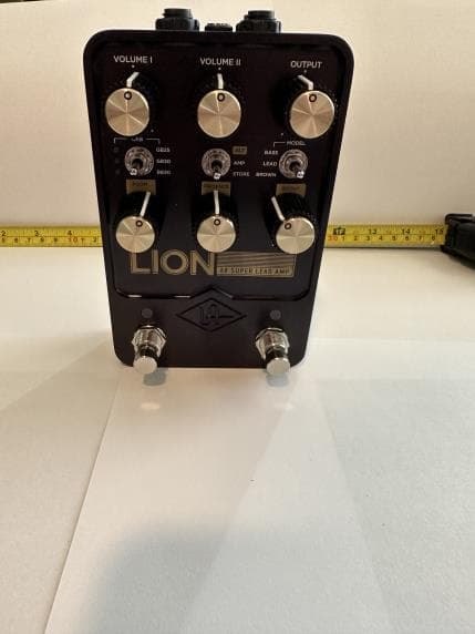 Guitar Effects Pedal - FCC ID 2AXKQ2077 - Universal Audio