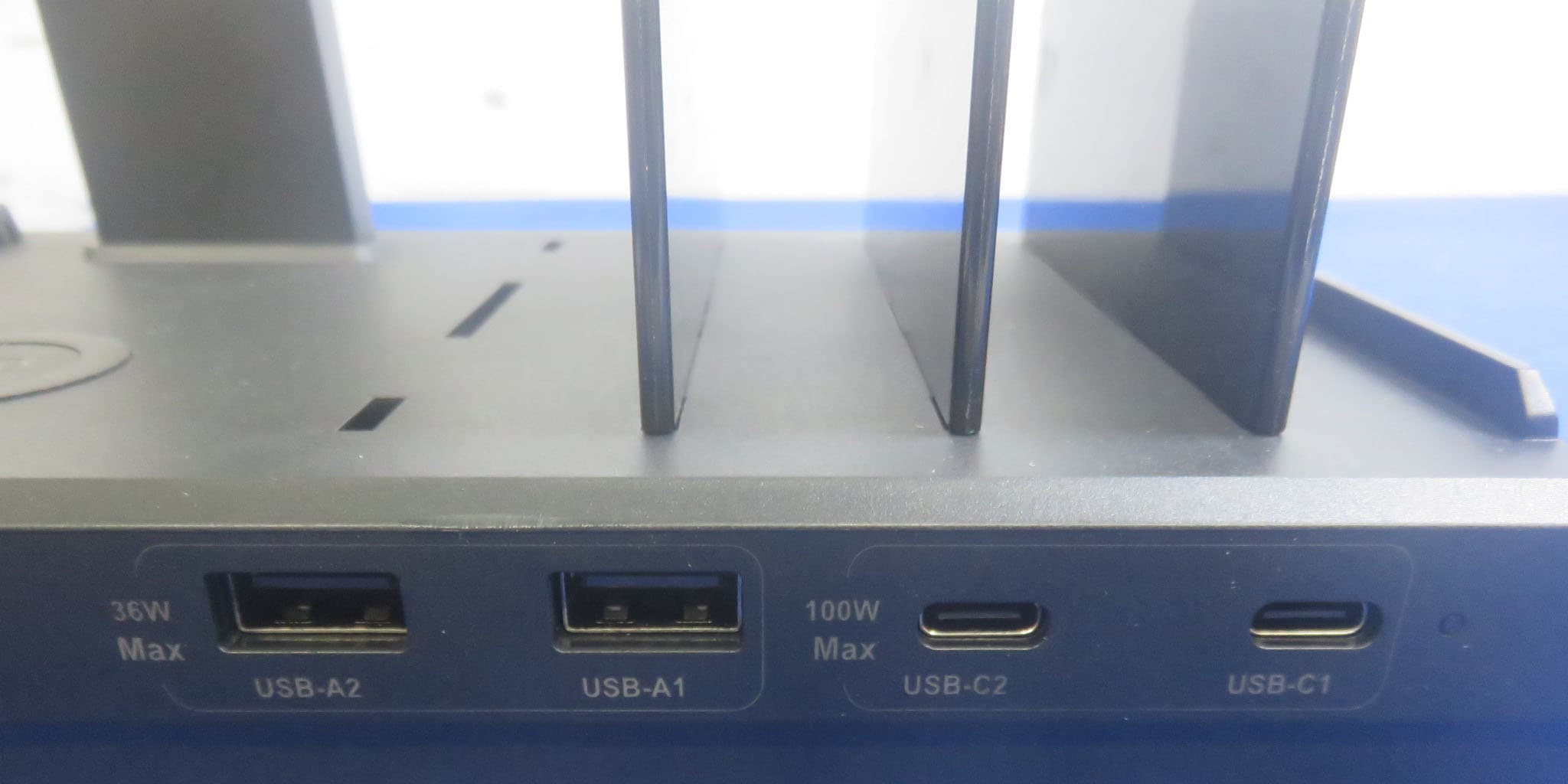 Wireless Charging Station - FCC ID 2AXMG-HM002 - Shenzhen Three Bees E-Commerce Co., Ltd. (3)
