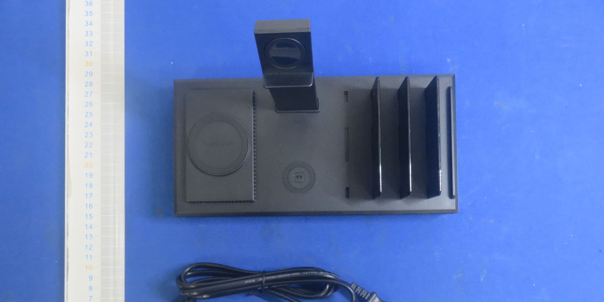 Wireless Charging Station - FCC ID 2AXMG-HM002 - Shenzhen Three Bees E-Commerce Co., Ltd. (2)