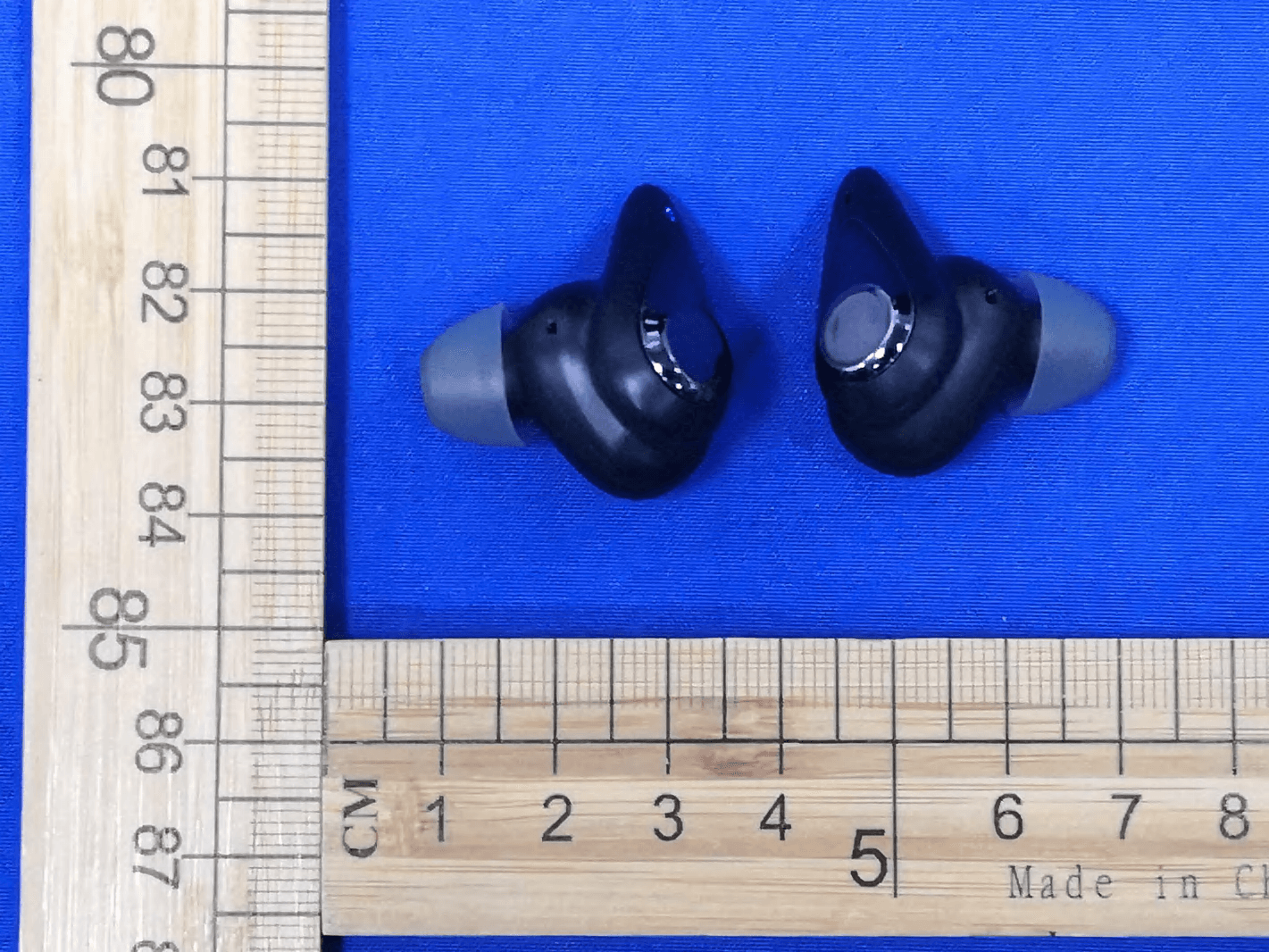 TWS Bluetooth Headset - FCC ID 2AXPW-MD002 - Shenzhen Moldull Acoustic Technology Co.,Ltd. (3)