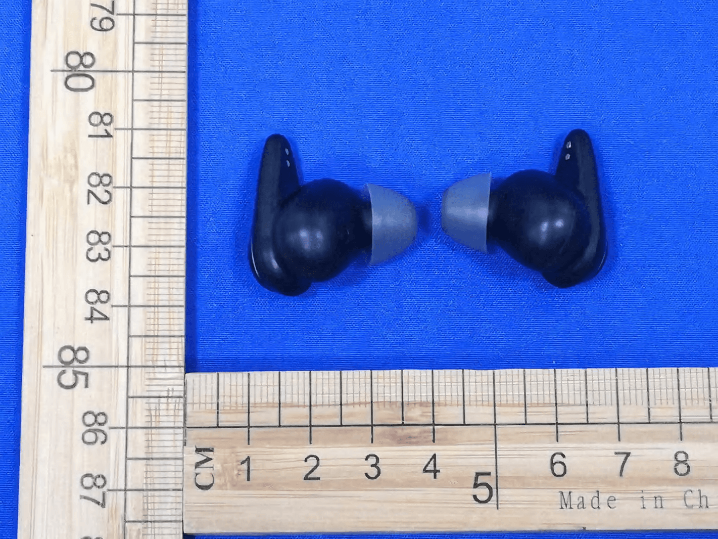 TWS Bluetooth Headset - FCC ID 2AXPW-MD002 - Shenzhen Moldull Acoustic Technology Co.,Ltd.