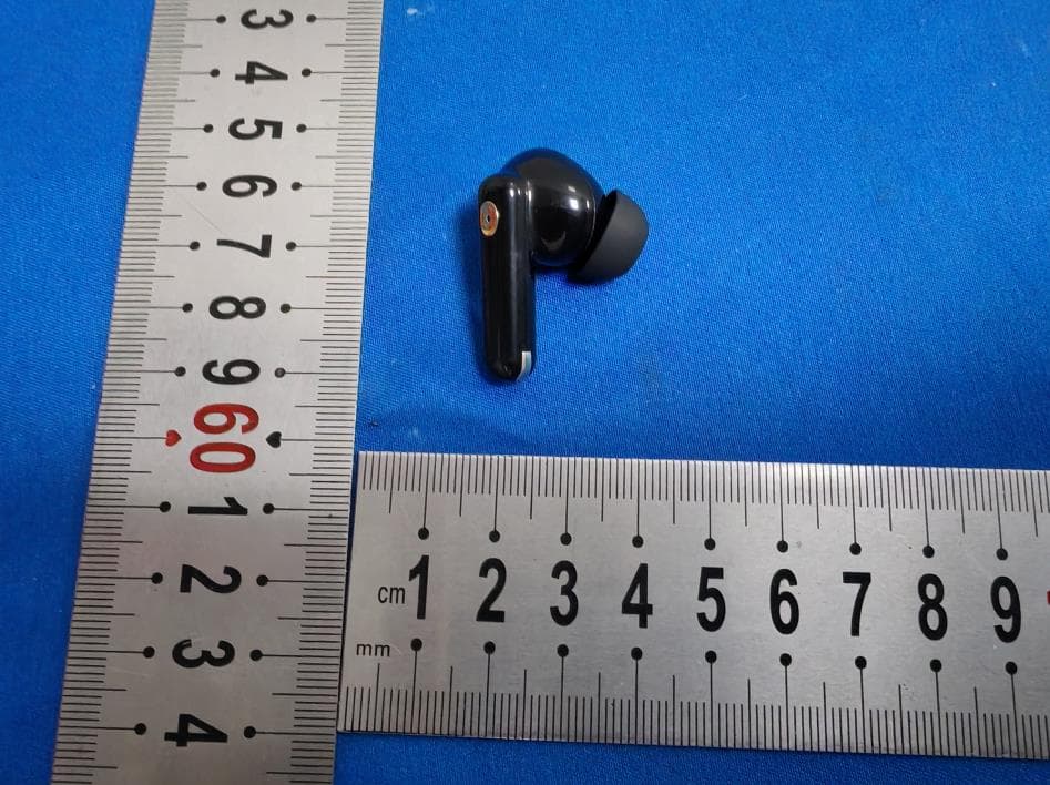 True Wireless earbuds - FCC ID 2AXPW-MD062 - Shenzhen Moldull Acoustic Technology Co.,Ltd. (2)