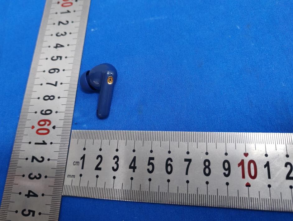 True Wireless earbuds - FCC ID 2AXPW-MD062 - Shenzhen Moldull Acoustic Technology Co.,Ltd. (4)