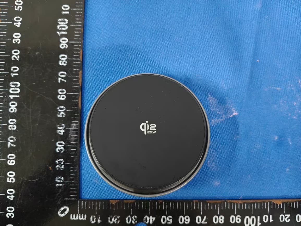 Magnetic wireless charger - FCC ID 2AXTH-K2PRO - Shenzhen Caibo Technology Co., Ltd. (2)