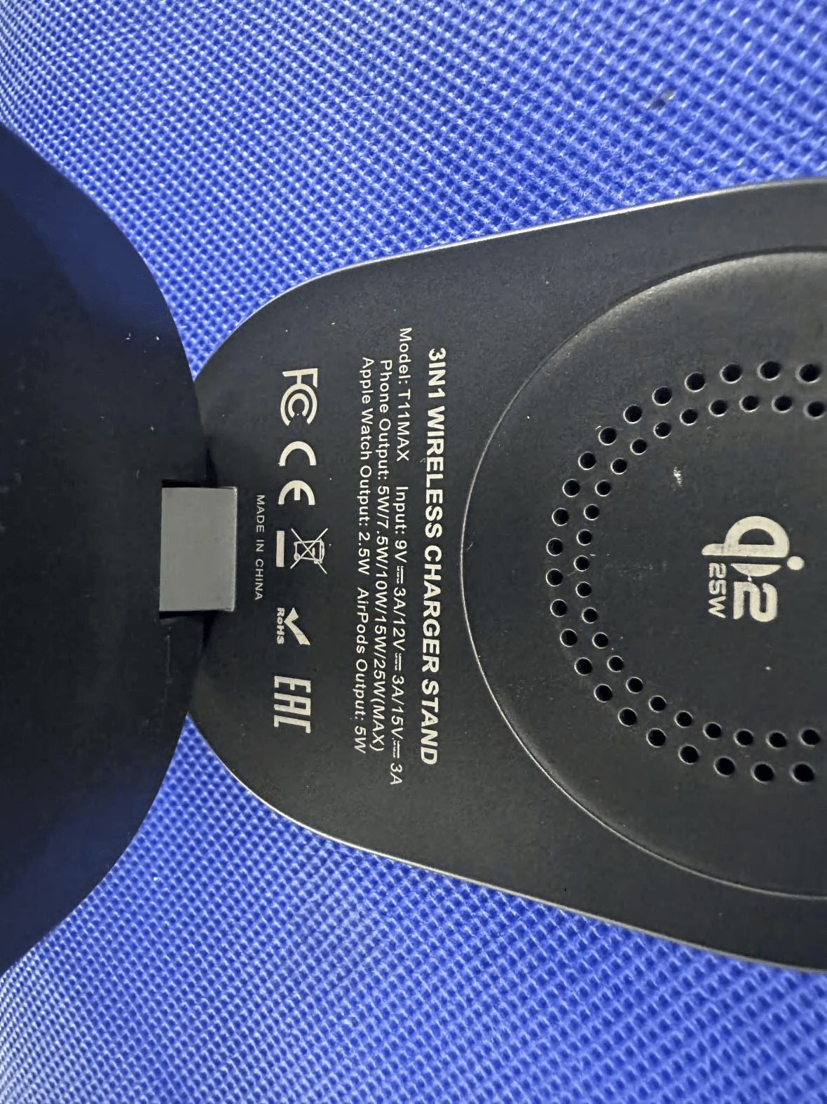 Foldable 3-in-1 Wireless Charging Stand - FCC ID 2AXTH-T11 - Shenzhen Caibo Technology Co., Ltd. (3)