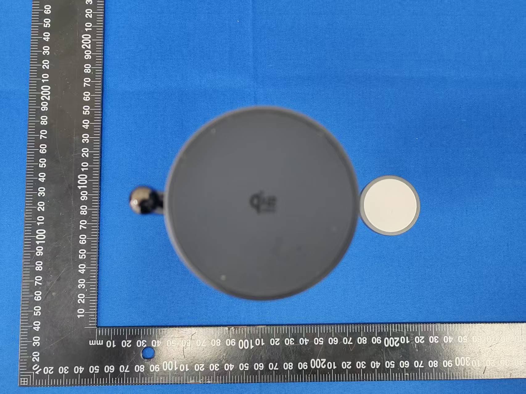 4-in-1 Magnetic Wireless Charger - FCC ID 2AXTH-T16 - Shenzhen Caibo Technology Co., Ltd. (2)