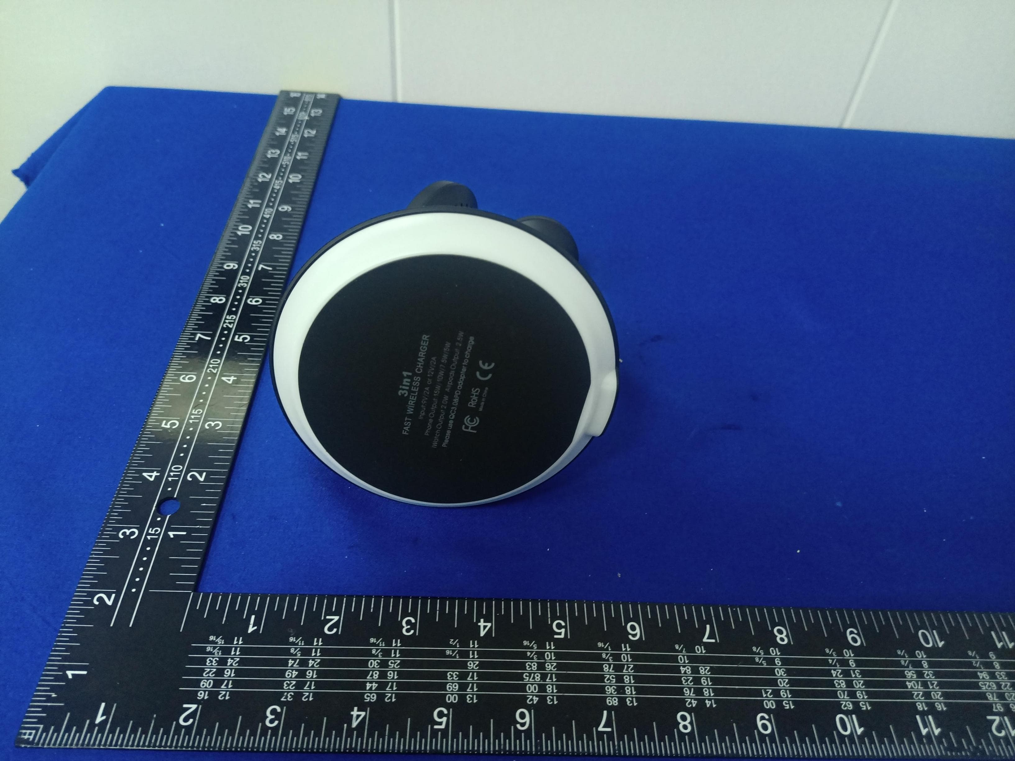 3in1 FAST WIRLESS CHARGER - FCC ID 2AXTH-T3 - Shenzhen Caibo Technology Co., Ltd. (4)