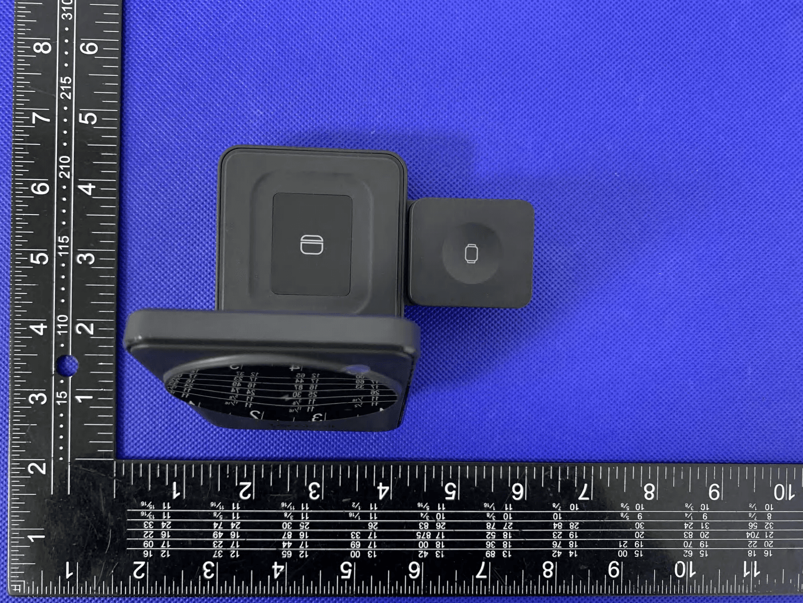 Travel 3-in-1 Wireless Charger - FCC ID 2AXTHT10 - Shenzhen Caibo Technology Co., Ltd.