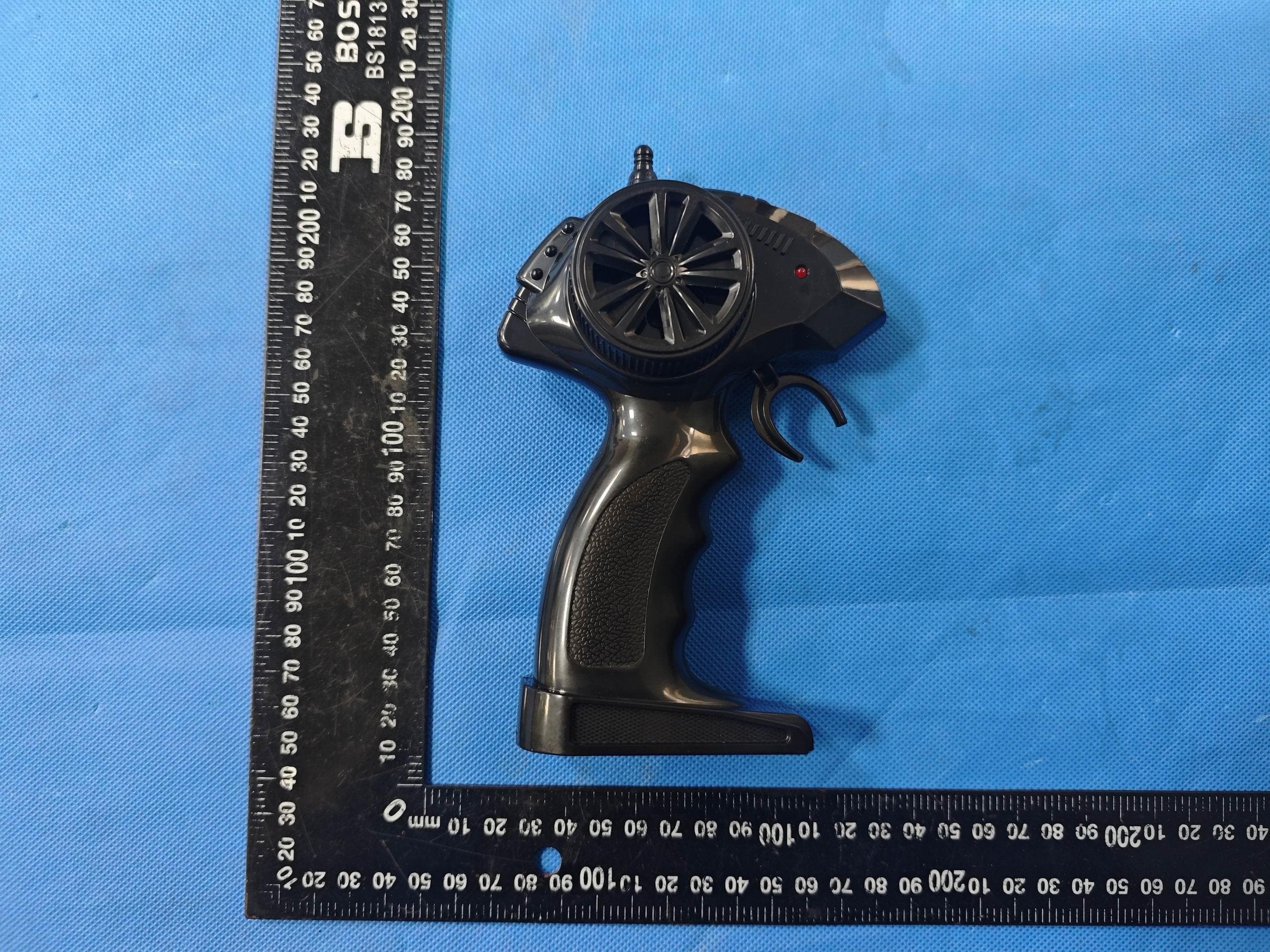 2.4GHz remote control car - FCC ID 2AXV4G03096R2 - HONGDI TOYS FACTORY