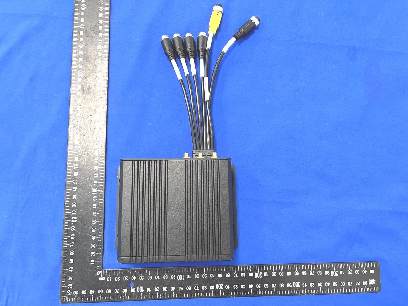 Proactive AI Safety System - FCC ID 2AXWG-AI-8-BOX - Roadefend Intelligence Technology (Shanghai) Co.,Ltd. (4)