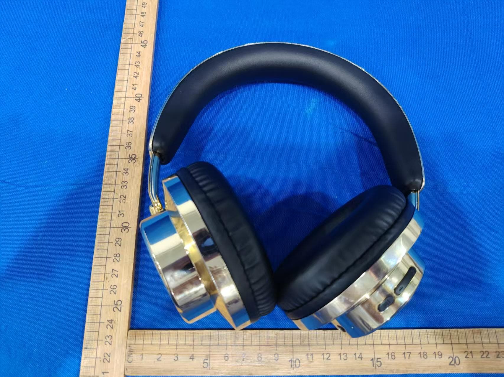 Azzaro Royale Headphone S27 DDP, Azzaro Royale Headphone S27 - FCC ID 2AXWJ-LH0724 - ADM Promotions (Shanghai) Co., Ltd. (2)