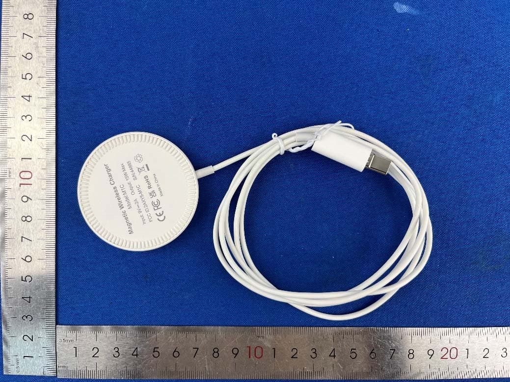 Magnetic Wireless Charger - FCC ID 2AXY5-M1C - Shenzhen Yifeng Intelligent Technology Co., Ltd.