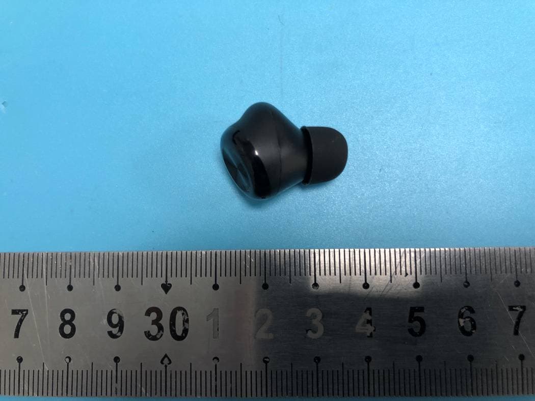 True Wireless Stero Earbuds - FCC ID 2AXYP-OEB-E11D-R - ORAIMO TECHNOLOGY LIMITED (3)