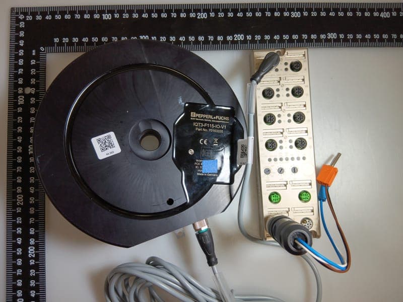 13.56 MHz RFID Reader - FCC ID 2AXZAIQR3F115 - PepperlFuchs SE