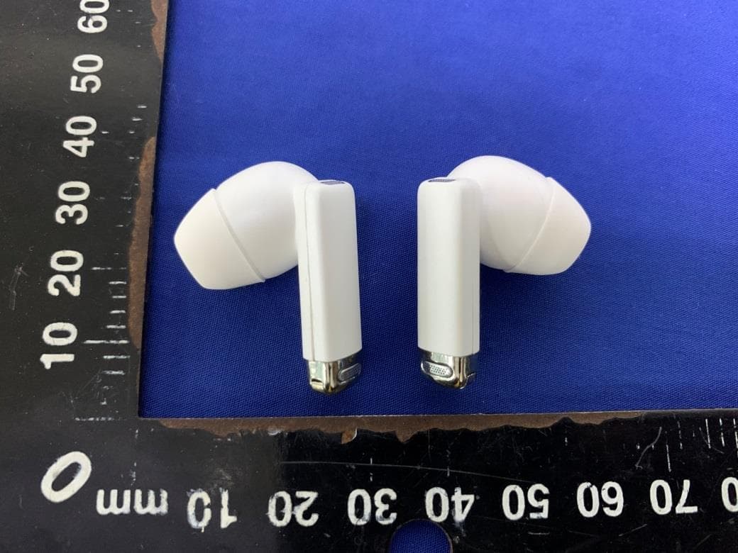 Baseus True Wireless Earphones - FCC ID 2AY37-E9 - Shenzhen Times Innovation Technology Co., Ltd (3)