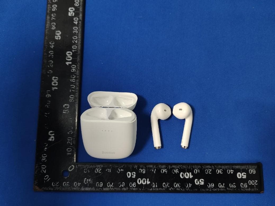 Wireless Earphones - FCC ID 2AY37-W4 - Shenzhen Times Innovation Technology Co., Ltd (4)