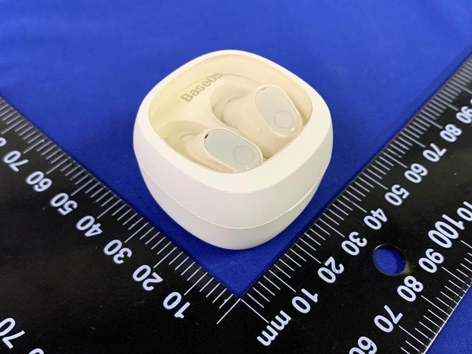 Baseus True Wireless Earphones - FCC ID 2AY37-WM02 - Shenzhen Times Innovation Technology Co., Ltd (2)
