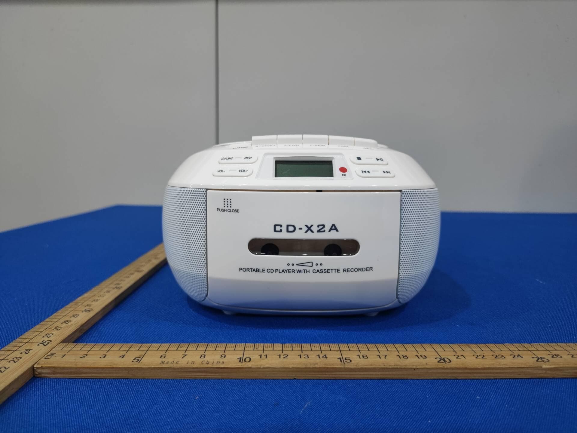 CD boombox player - FCC ID 2AY38-X2A - Dongguan YEST Science&Technology CO., LTD (2)