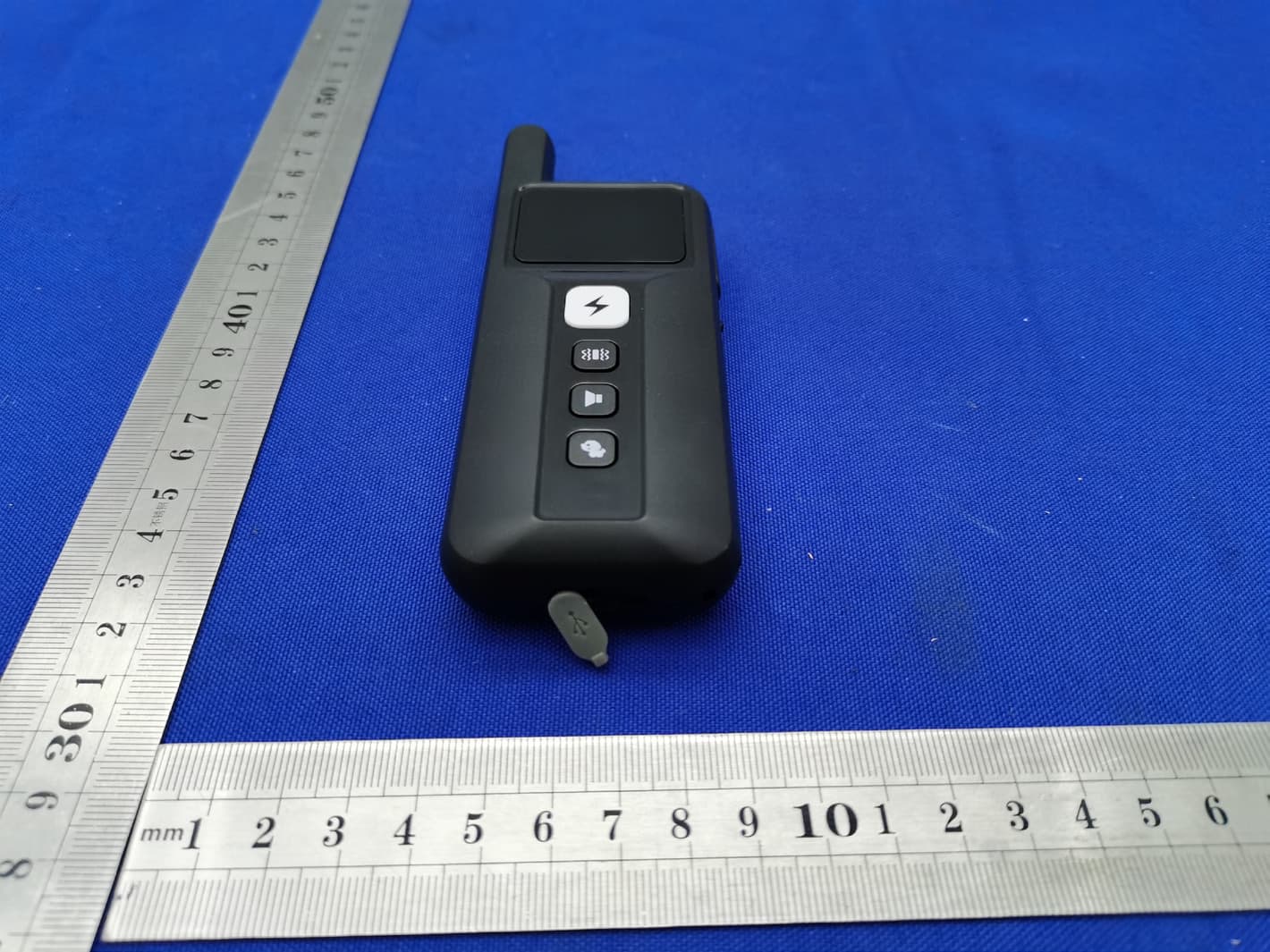 Remote dog training collar - FCC ID 2AY3ETZ-910 - TIZE INTERNATIONAL CO.,LIMITED (4)