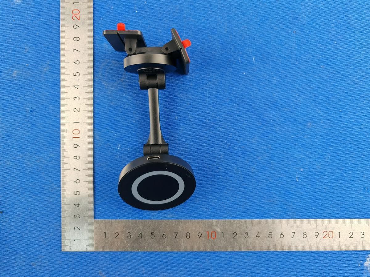 Magnetic Wireless Car Charger - FCC ID 2AY3K-YFW-W011-B - Shenzhen Yongfengwang Technology Co., LTD (2)