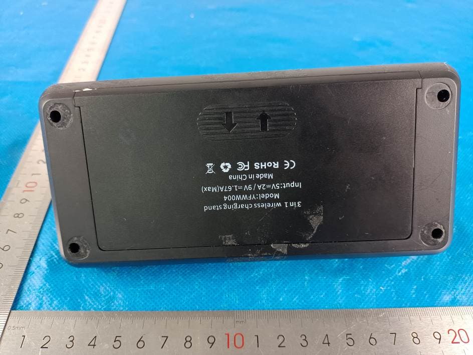 3 in 1 wireless charging stand - FCC ID 2AY3K-YFWW004 - Shenzhen Yongfengwang Technology Co., LTD (5)