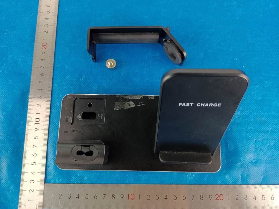 3 in 1 wireless charging stand - FCC ID 2AY3K-YFWW004 - Shenzhen Yongfengwang Technology Co., LTD (2)