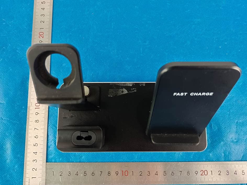 3 in 1 wireless charging stand - FCC ID 2AY3K-YFWW004 - Shenzhen Yongfengwang Technology Co., LTD