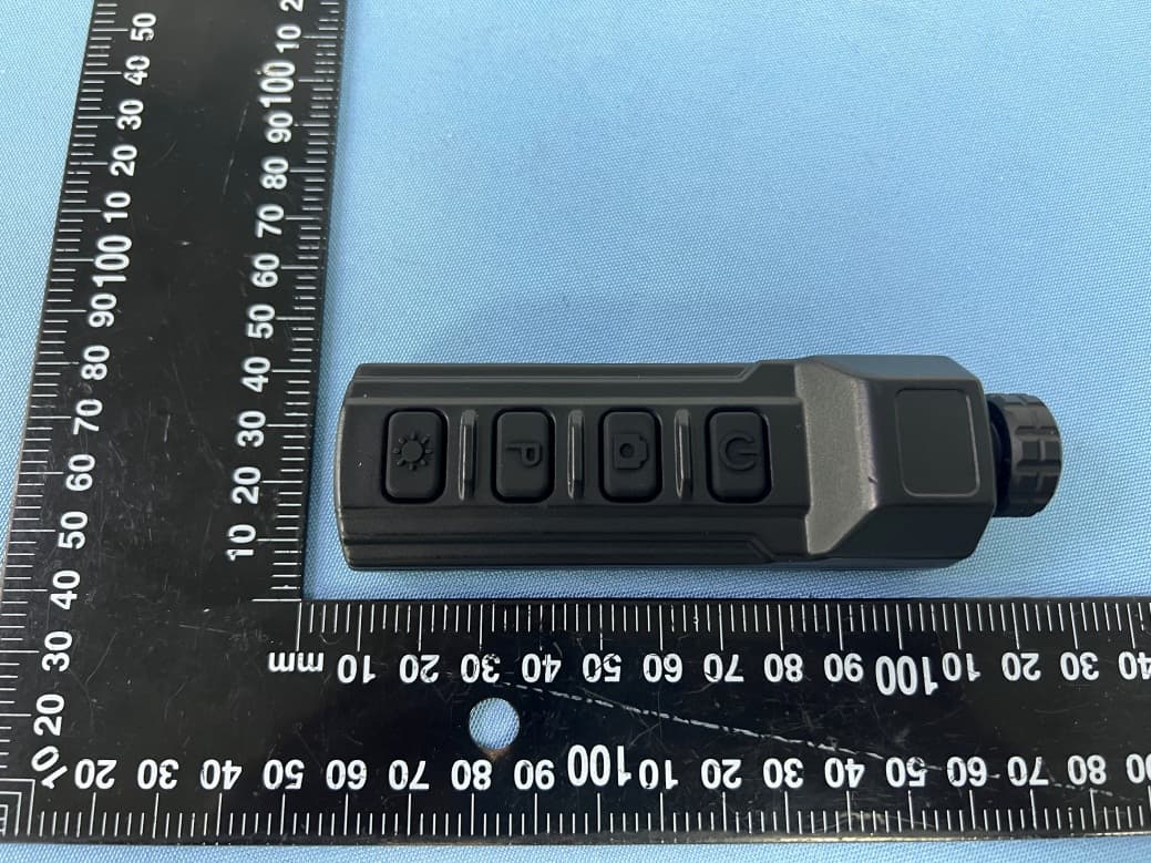 Remote control - FCC ID 2AY3N-HRC1 - InfiRay Technologies Co., Ltd. (2)
