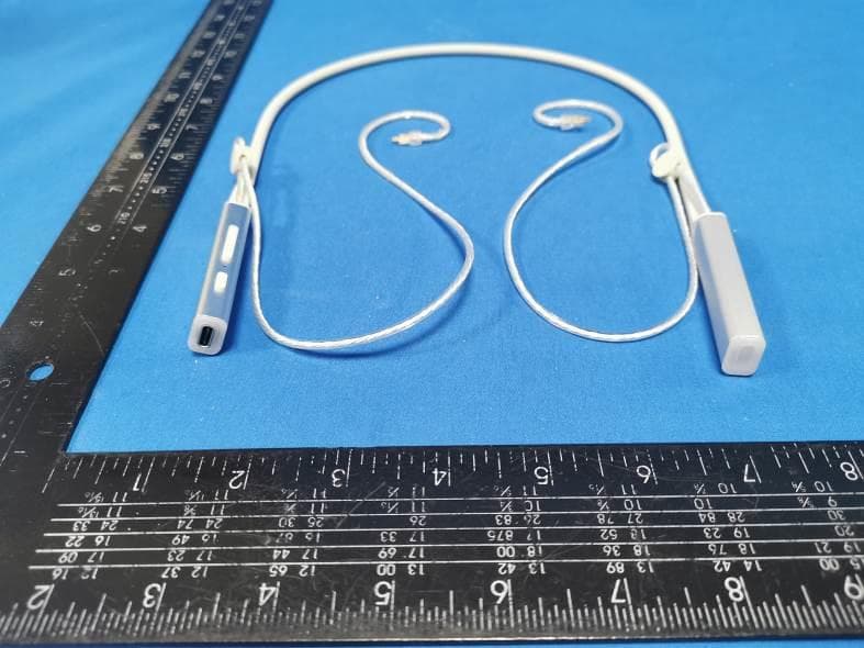 LITTLE WHITE - FCC ID 2AY45-TWS-LITTLE - Chengdu shuiyueyu technology Co.,Ltd