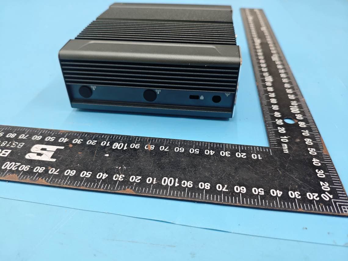 Industrial PC - FCC ID 2AY4C-GIX01 - Shenzhen Jiteng Network Technology Co.,Ltd. (4)