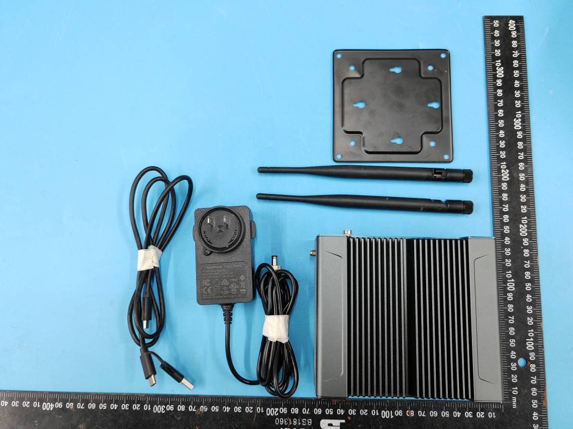 Industrial PC - FCC ID 2AY4C-GIX01 - Shenzhen Jiteng Network Technology Co.,Ltd. (3)