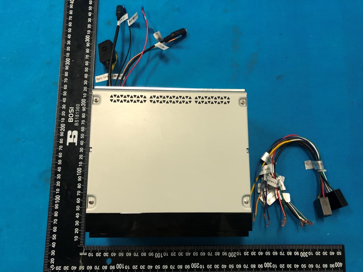 Multimedia Car Player - FCC ID 2AY55-VRCPAA70MW - Shenzhen Soling Industrial Co.,Ltd