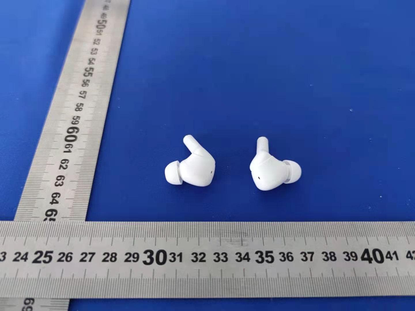 TWS bluetooth headset - FCC ID 2AY5R-BR-01 - Shenzhen northywit Technology Co. Ltd. (4)