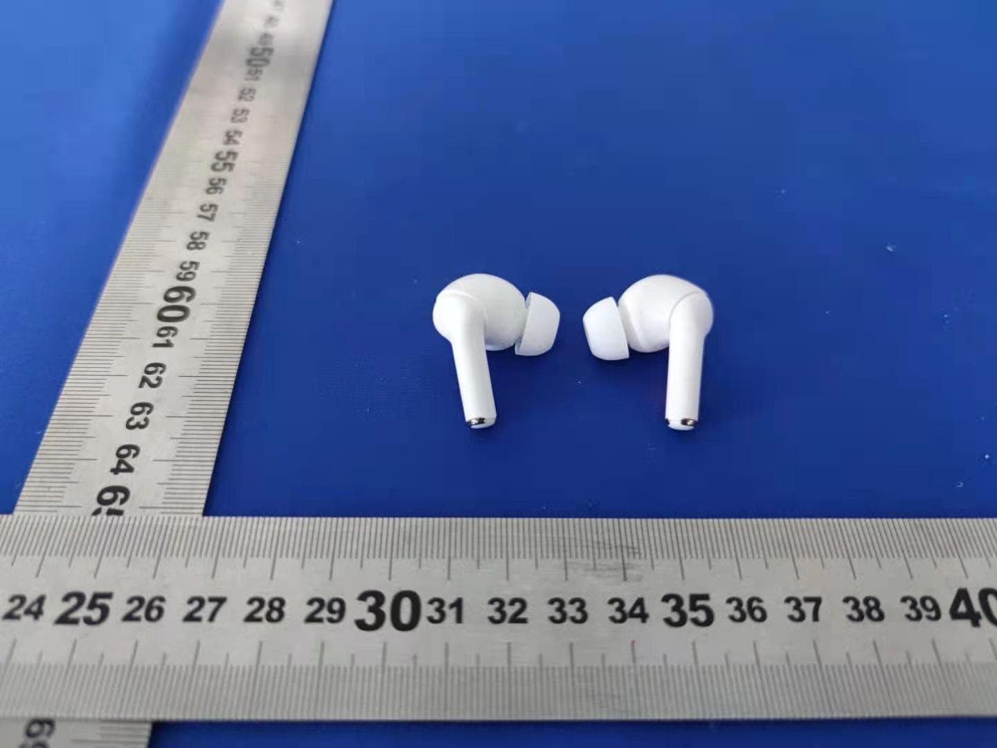 TWS bluetooth headset - FCC ID 2AY5R-BR-01 - Shenzhen northywit Technology Co. Ltd. (5)