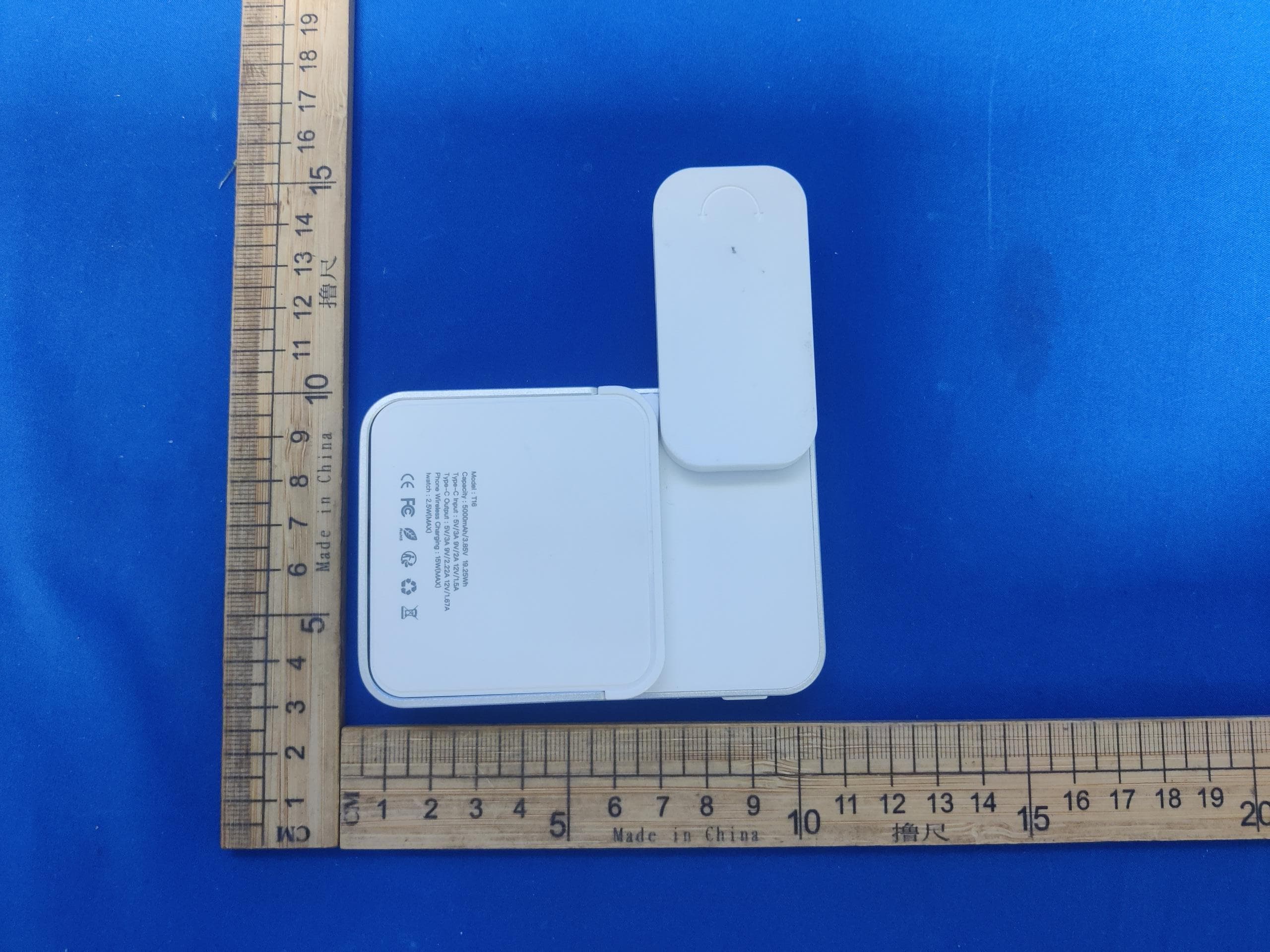 2 in 1 Foldable Magnetic Wireless Charger Power Bank - FCC ID 2AYA5-T16 - Shenzhen ICHECKEY Technology Co.,Ltd.